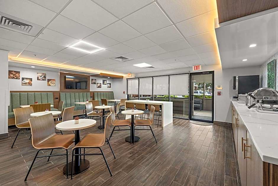 Clarion Pointe Lakeland I-4