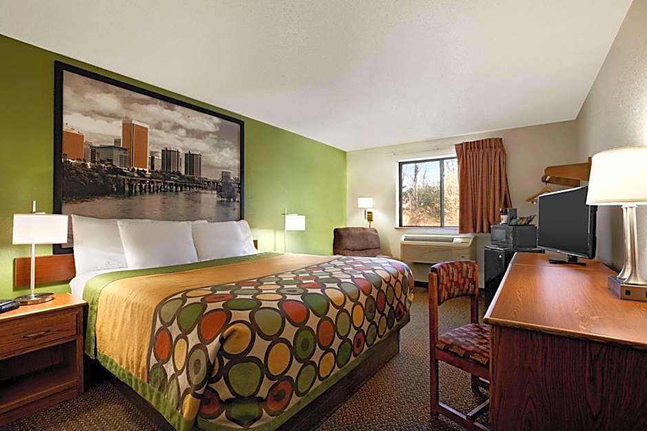 Super 8 by Wyndham Richmond/Chamberlayne Rd