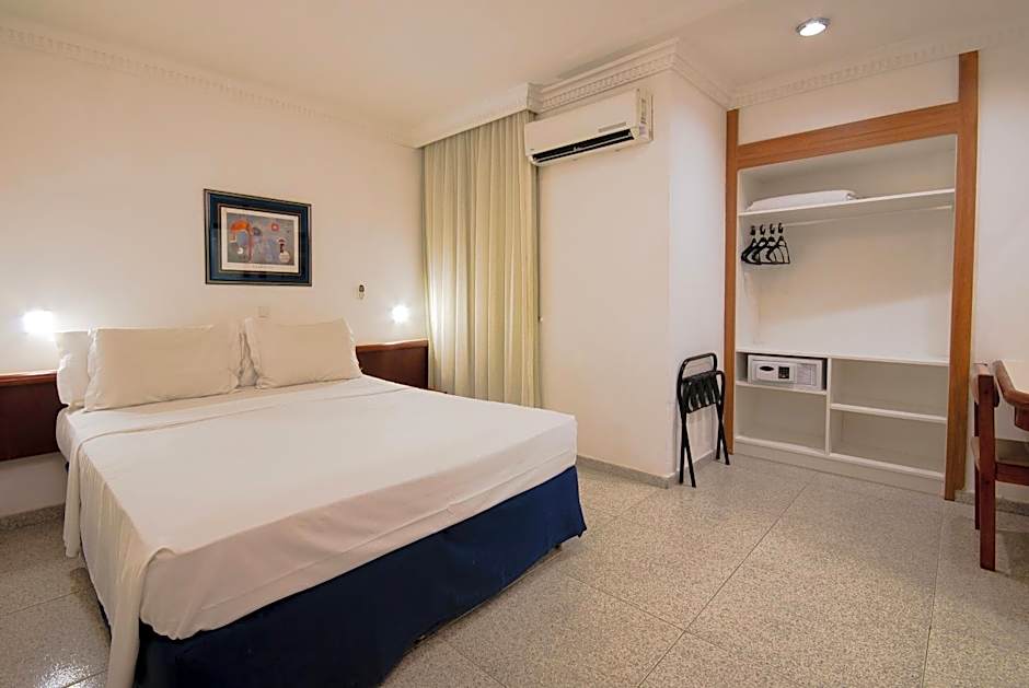 Hotel Bandeirantes