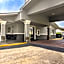 Quality Inn & Suites Greenville - Haywood Mall