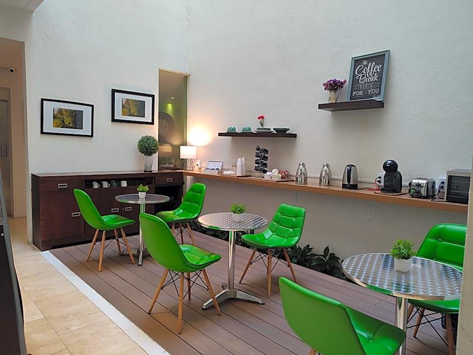 Lombardo Suites