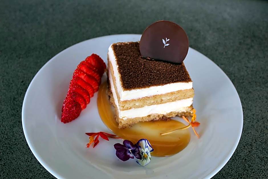 Grand Naniloa Hotel Hilo - a DoubleTree by Hilton