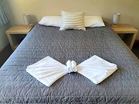 One-Bedroom Apartment with Sea View