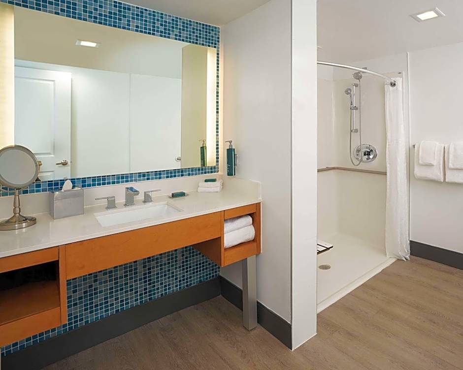 DoubleTree by Hilton Miami North I-95, FL