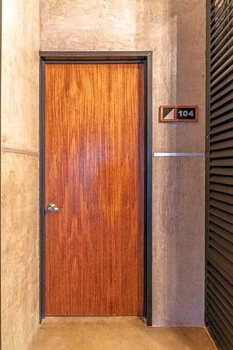 L104 New Studio apt 2Bdrm 1bath fits 6 AC Rooftop L104 New Studio apt 2Bdrm 1bath fits 6 AC Rooftop