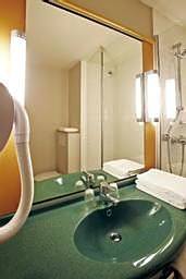 Standard Room with one double bed and one single bed