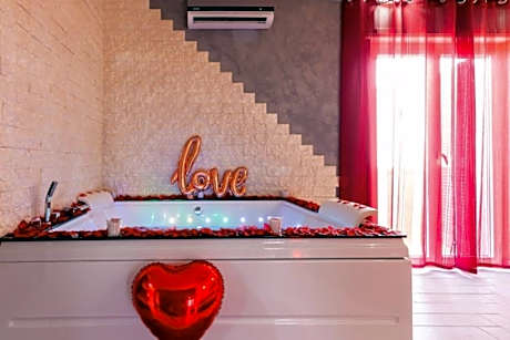 SuiteHouse - With Jacuzzi & All Comfort