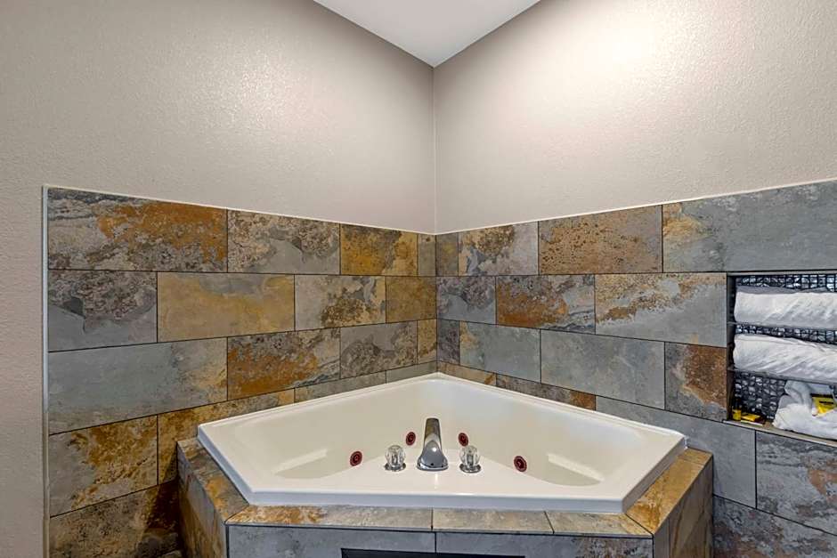 Best Western Plus Des Moines West Inn And Suites