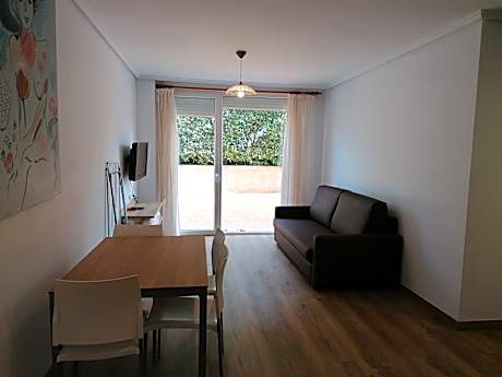 Apartment 4/5 people ground floor with garaje