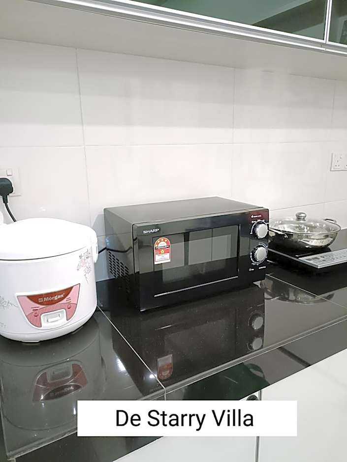 Melaka Homestay with pool 4BR Semi-D,BBQ,KTV,Billiard 15pax DeStarryVilla