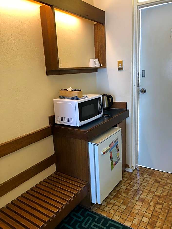 Canberra Lyneham Motor Inn