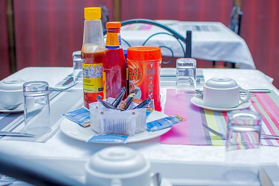 Mzunguu Safari Lodge