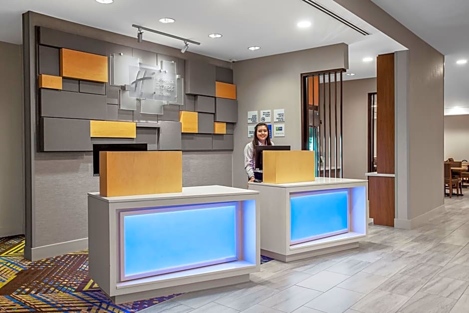 Holiday Inn Express & Suites Lubbock Central - Univ Area by IHG