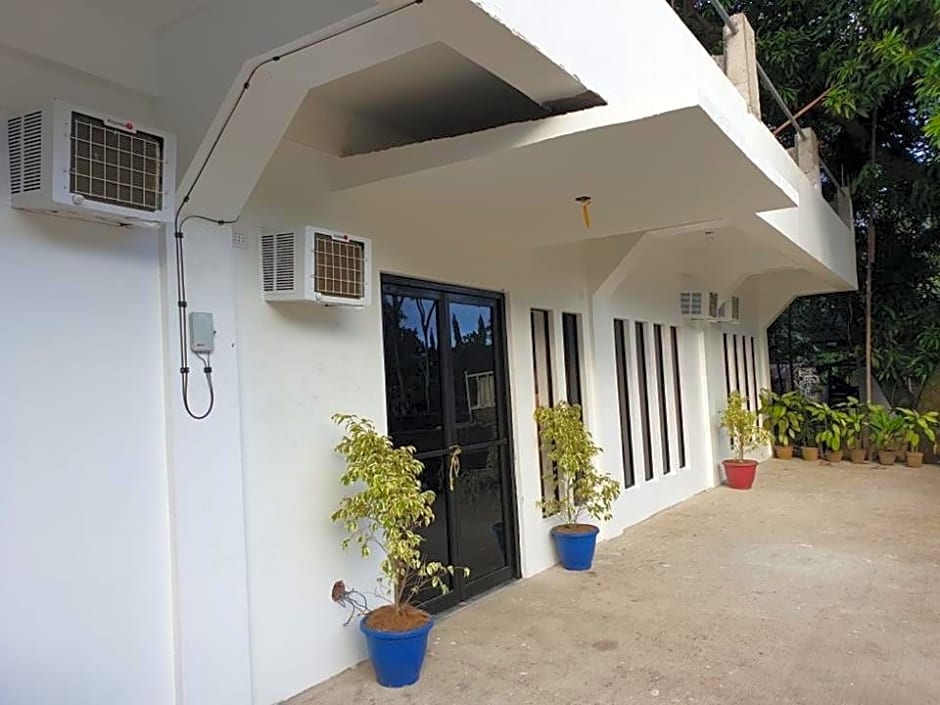 Camiguin KALIMBA DE LUNA INN