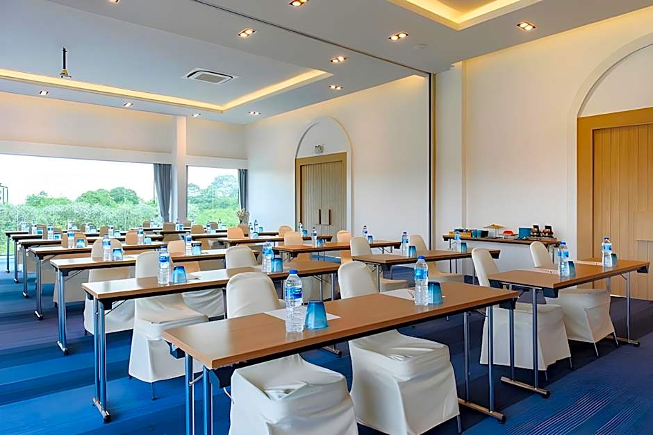 Costa Village Jacuzzi Bangsaray