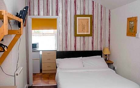 Apartment with Shower