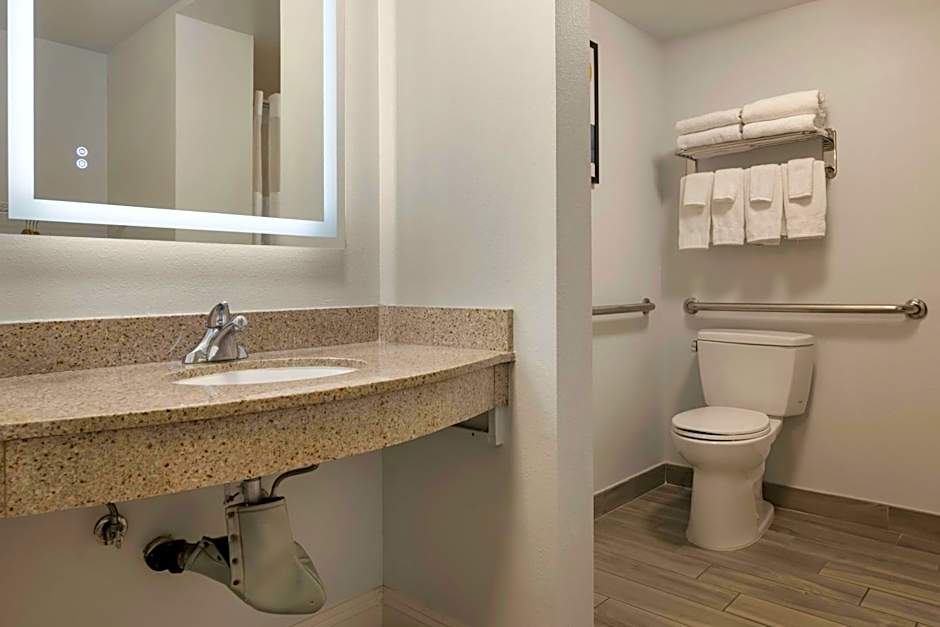 City Express by Marriott Manhattan Beach