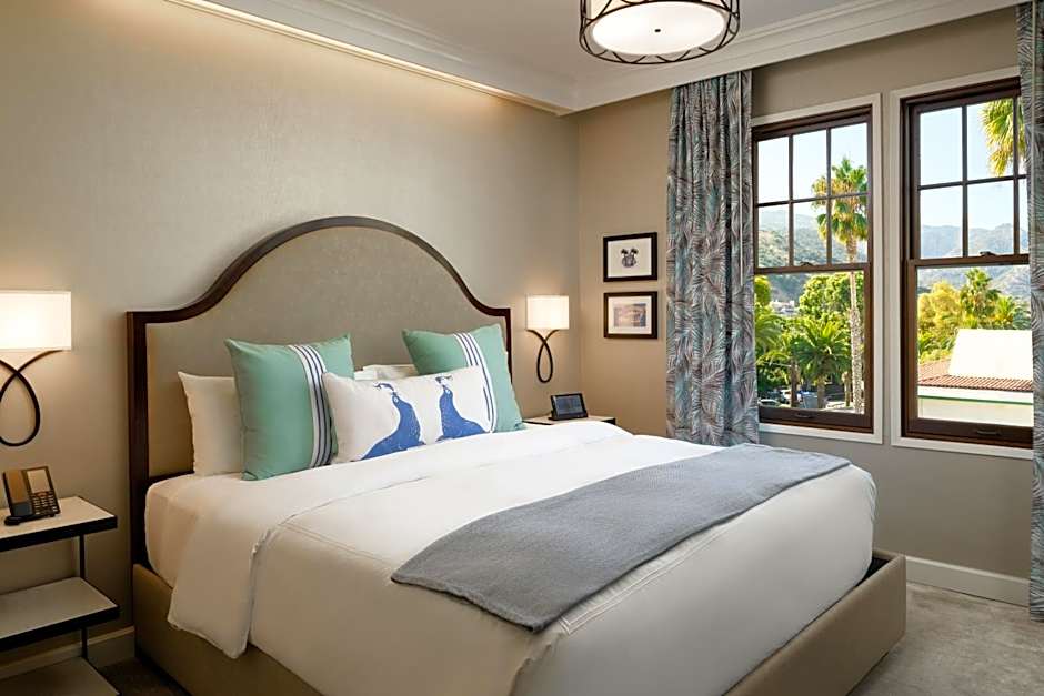 Photo 1 of 8 of 1 King Bed