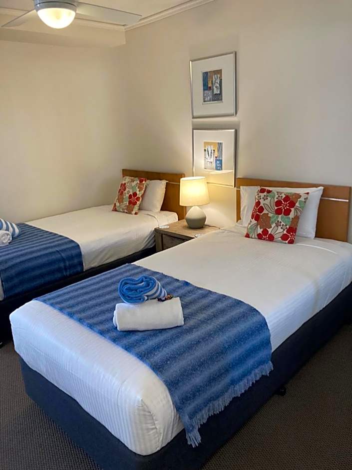 Waves Maroochy River