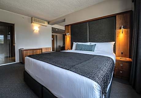 Executive Suite with Spa Bath
