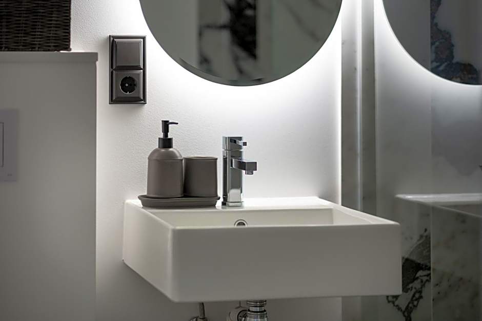 Turgaus Self Check-in Old Town Aparthotel