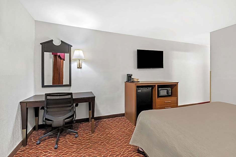 Quality Inn Marietta near Dobbins ARB