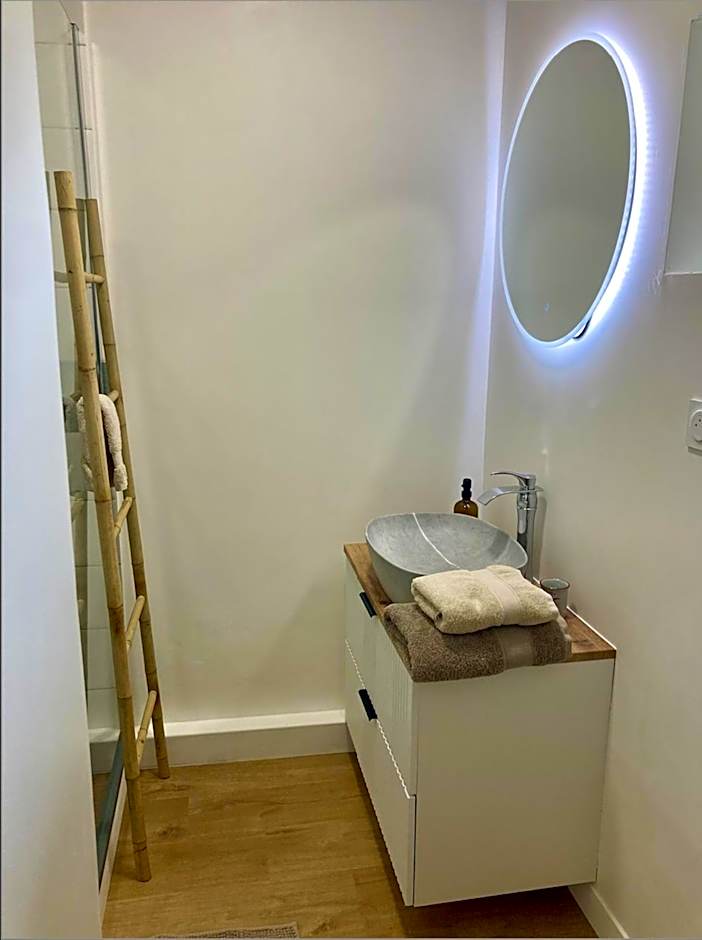 Les chambres d'Omaha Beach Etablissement avec deux chambres d'hôtes, petit-déjeuner compris fait-maison et produits locaux