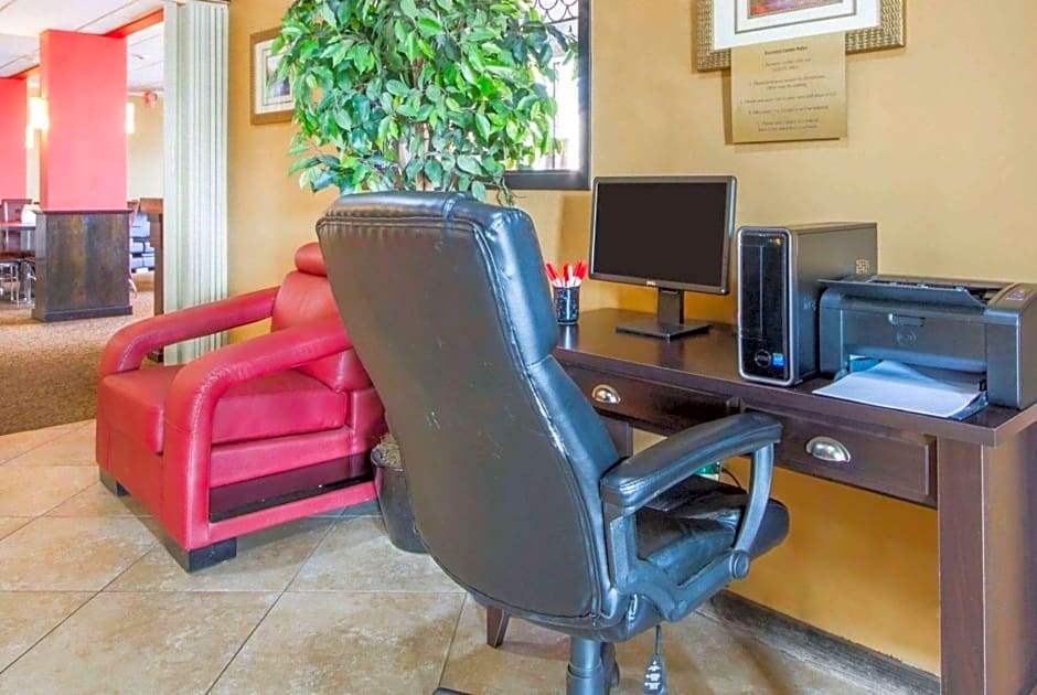 Travelodge by Wyndham Sheboygan