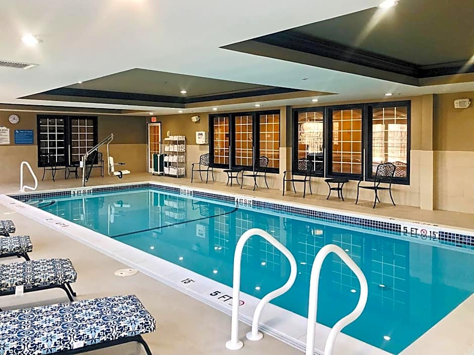 Comfort Inn & Suites Sturbridge-Brimfield