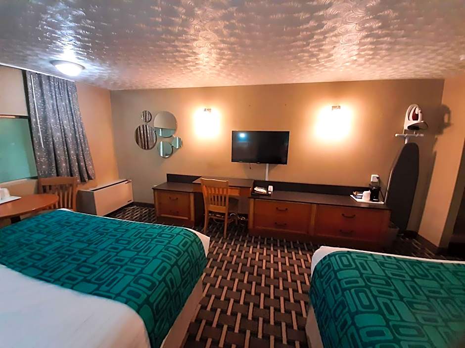 Howard Johnson by Wyndham Woodstock NB