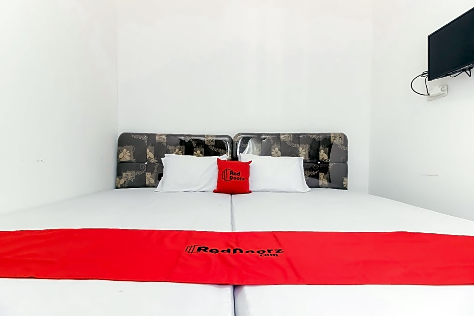 RedDoorz near Sam Ratulangi Airport Manado