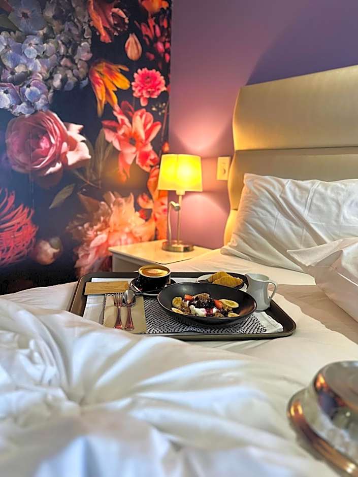 Trailways Hotel Nelson