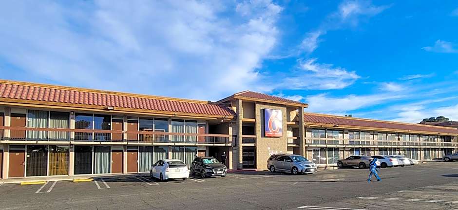 Motel 6 Victorville Green Tree Bvld