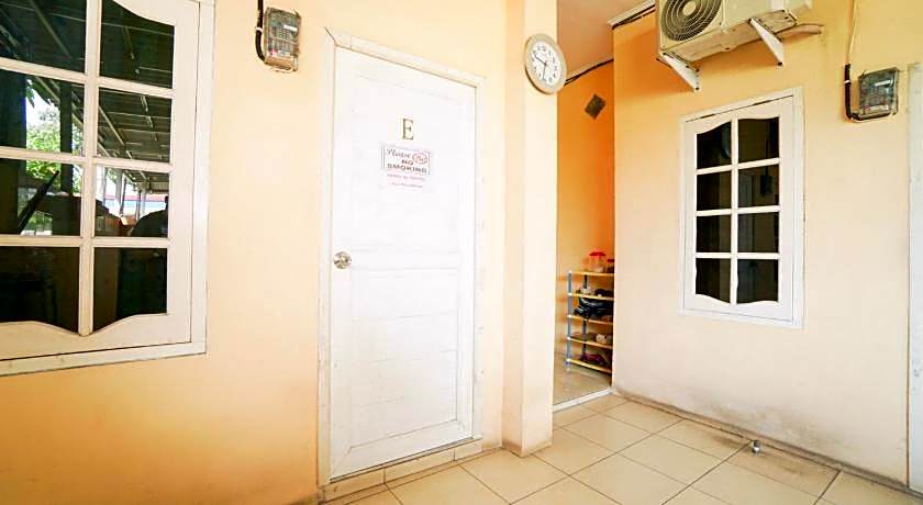 Mahkota Sivali near Soekarno Hatta Airport Mitra RedDoorz