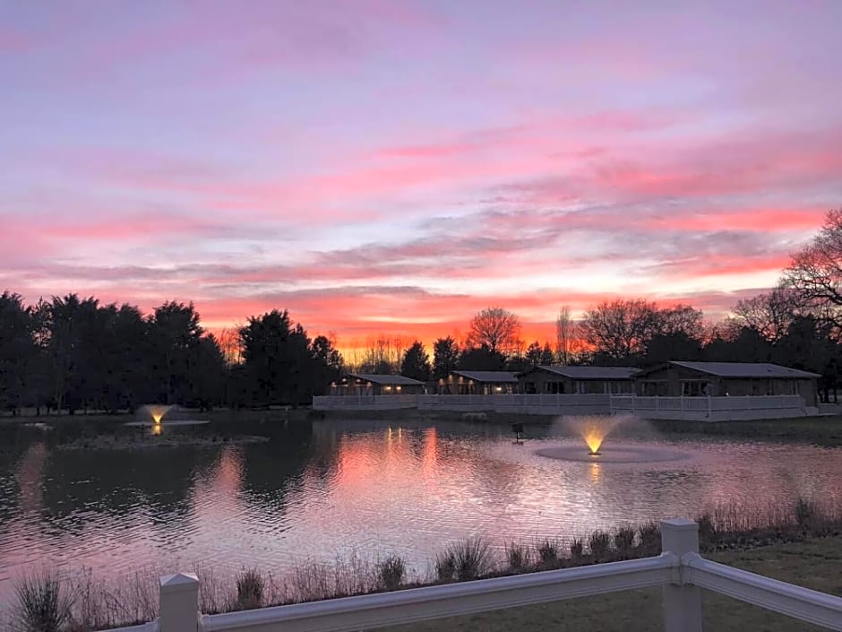 Lakeside Gem with Hot Tub
