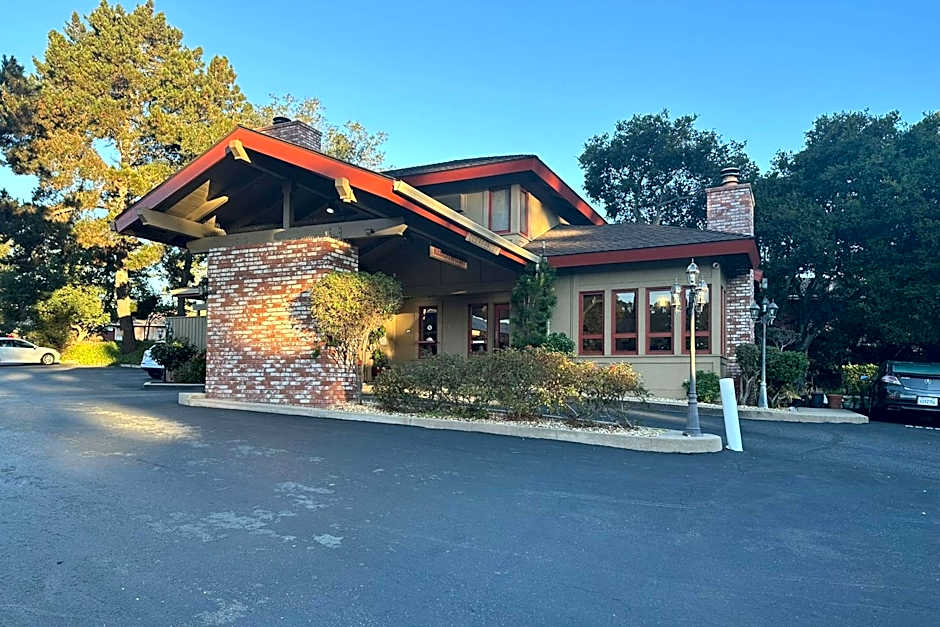 Comfort Inn Monterey Peninsula Airport
