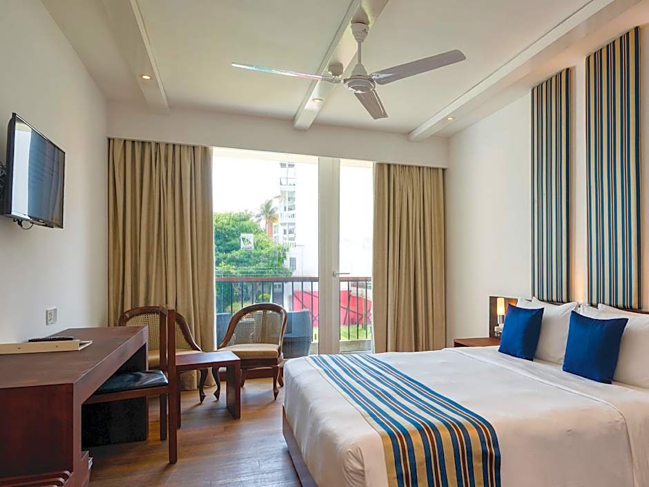 Camelot Beach Hotel