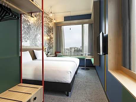 Deluxe Corner Twin Room