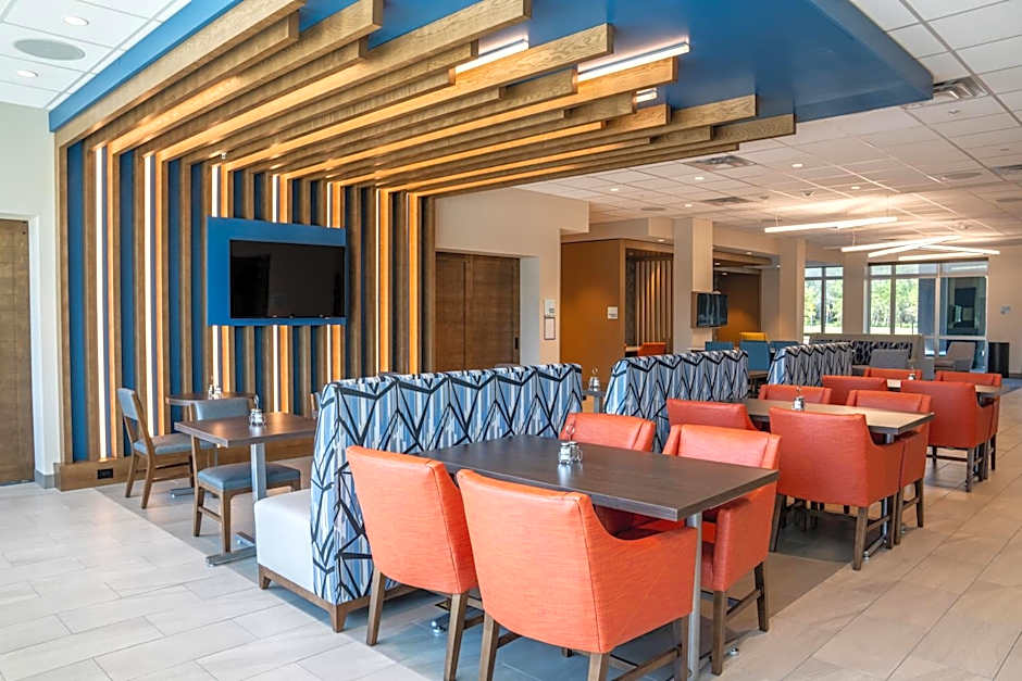 Holiday Inn Express & Suites Fort Walton Beach - Eglin Area By IHG