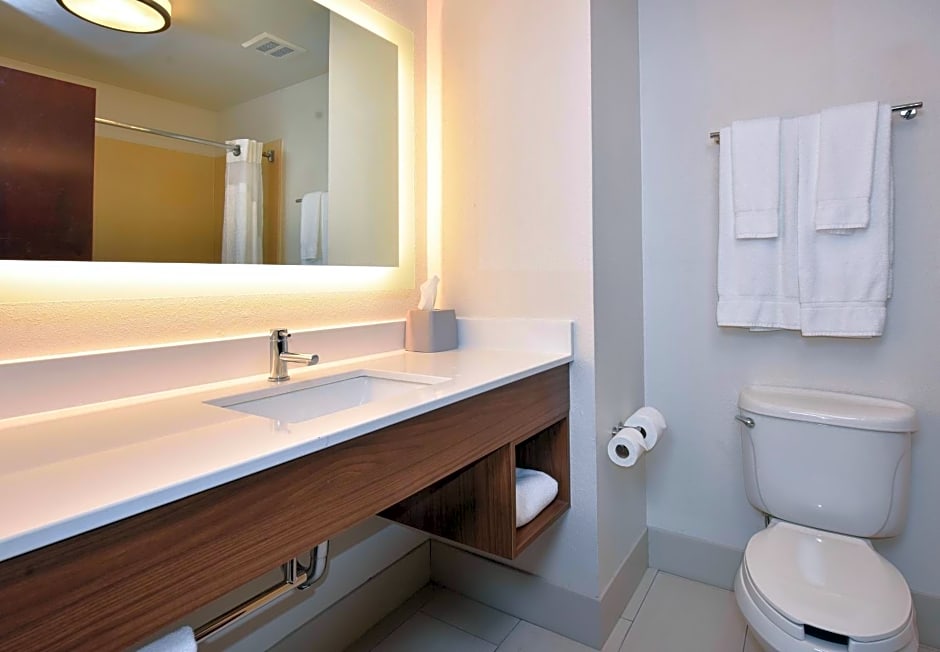 Holiday Inn Express Hotel & Suites Selma By IHG