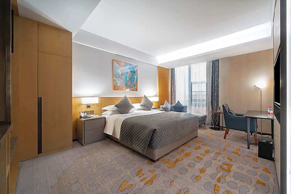 Ramada by Wyndham Luoyang Downtown
