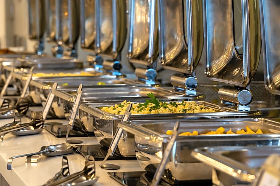 GRAVEL HOTELS SELECT