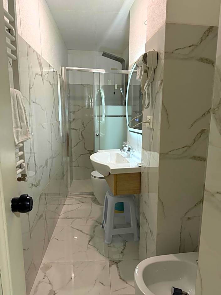 New Alexander Hotel