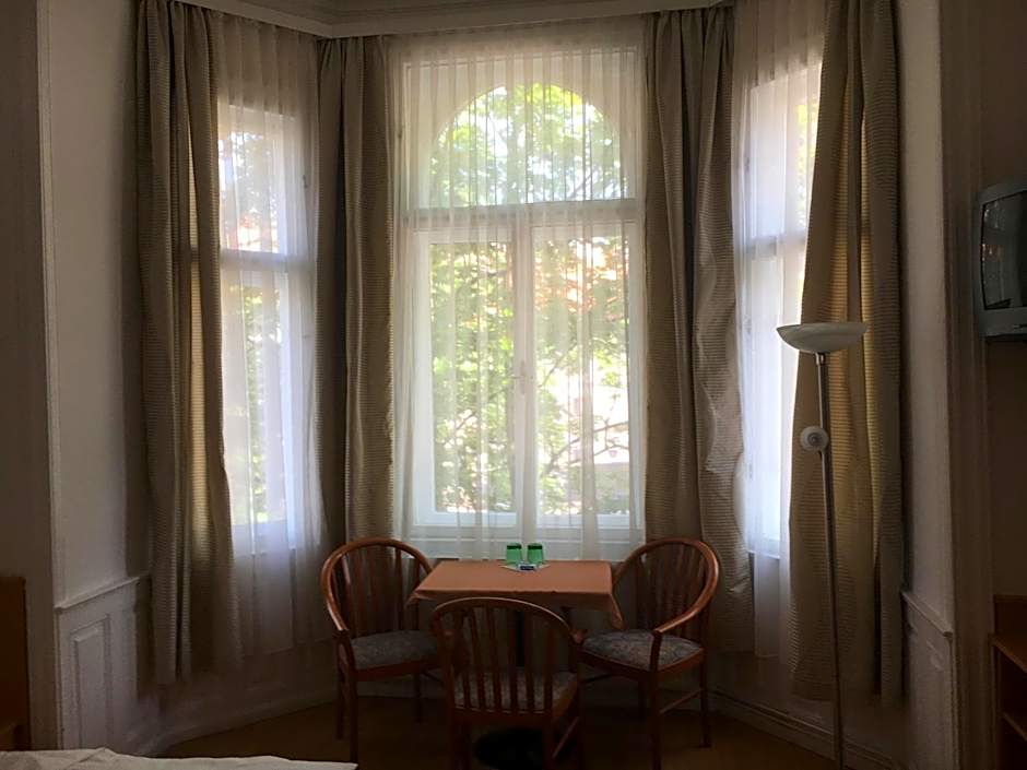 Pension Ani-Falstaff