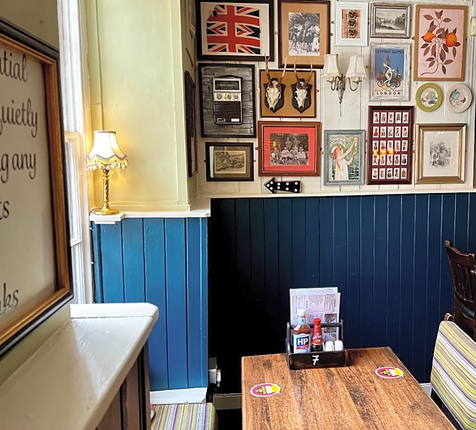 The Crown And Cushion