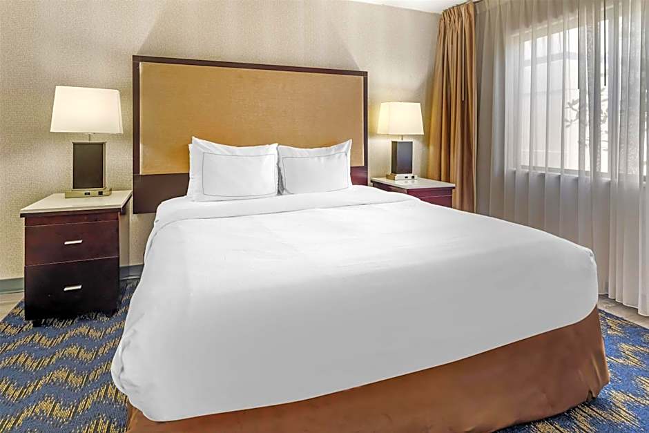Best Western Plus Miamisburg-Dayton Suites, Banquets & Hotel