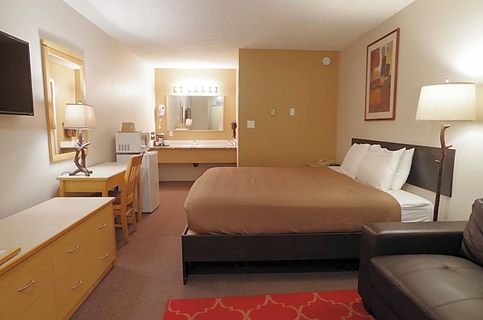 Photo 1 of 2 of 1 King Bed, Pet-Friendly