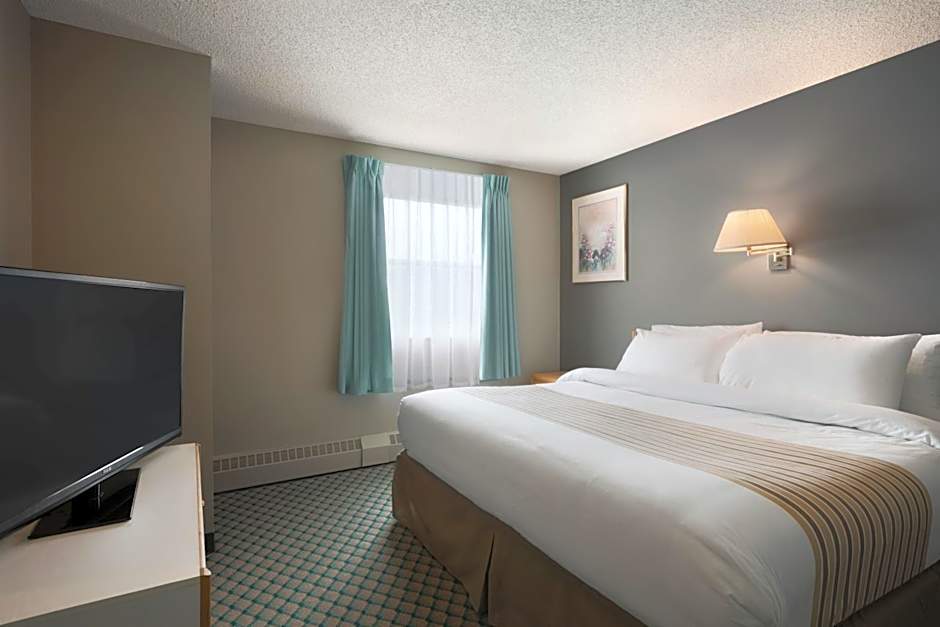 Travelodge by Wyndham Edmonton Airport