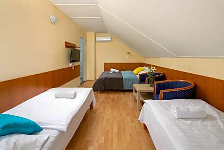Quad Room