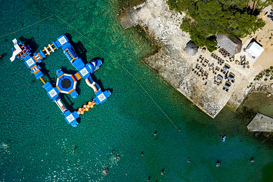 Pine Beach Bungalows all inclusive